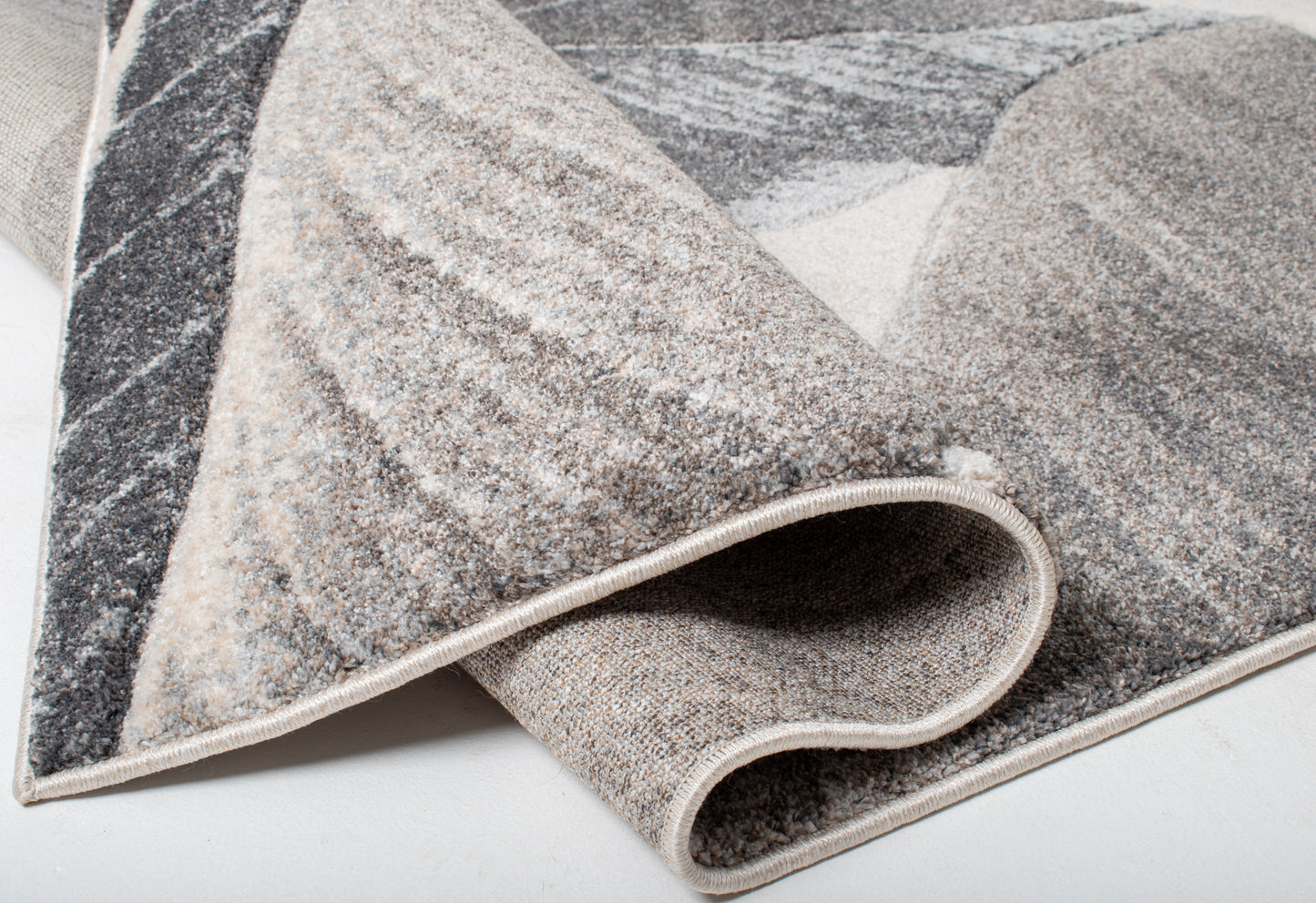 Serene Leaf Flat-Pile Rug - Beige/Neutral