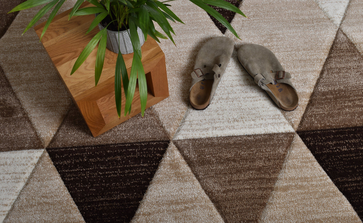Triangular Harmony Rug - Cappuccino