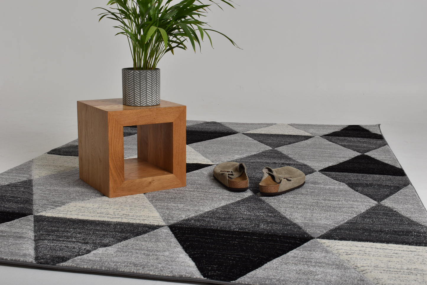 Triangular Harmony Rug - Midnight